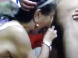 Карли Мари издържа БДСМ и еротични видеоклипове груб секс на дивана за кастинг